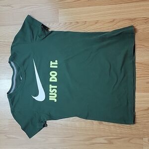 Nike women size largeshort sleeve tee
